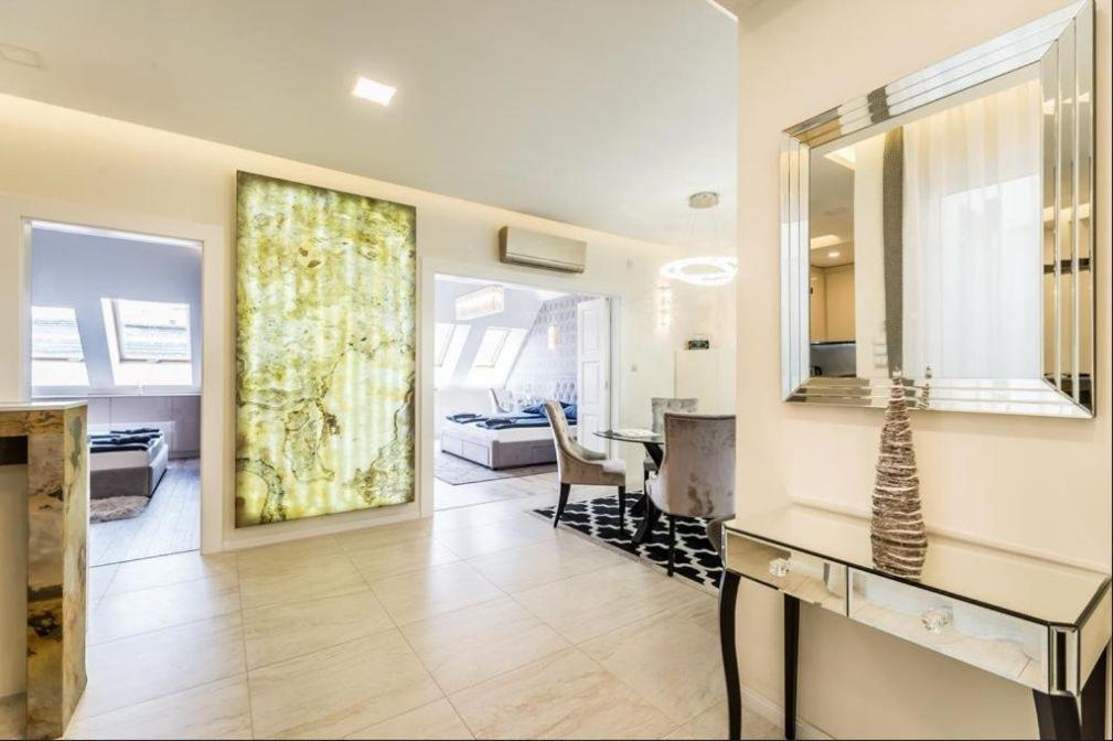 Jacuzzi Roofterrace Luxury Over The Opera 부다페스트 외부 사진